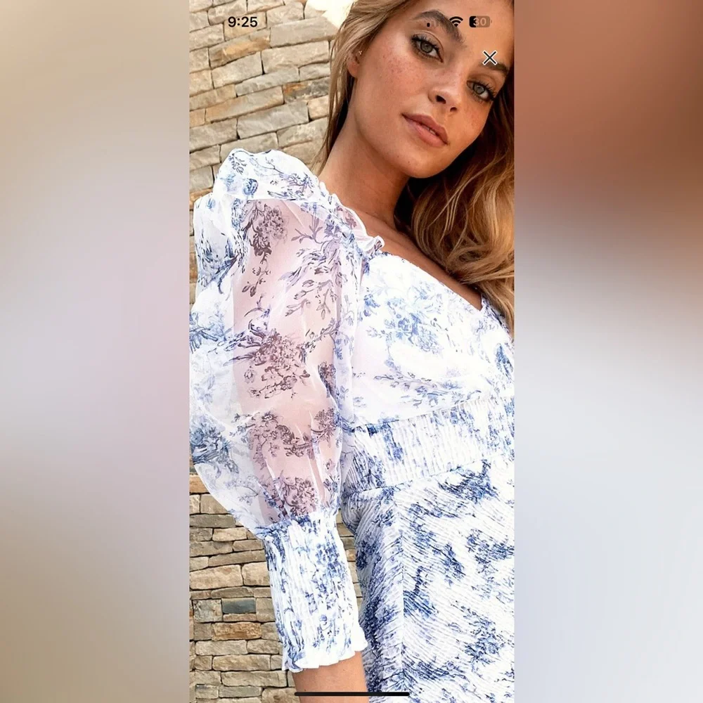 Blue and white floral dress - Picture 3 of 5